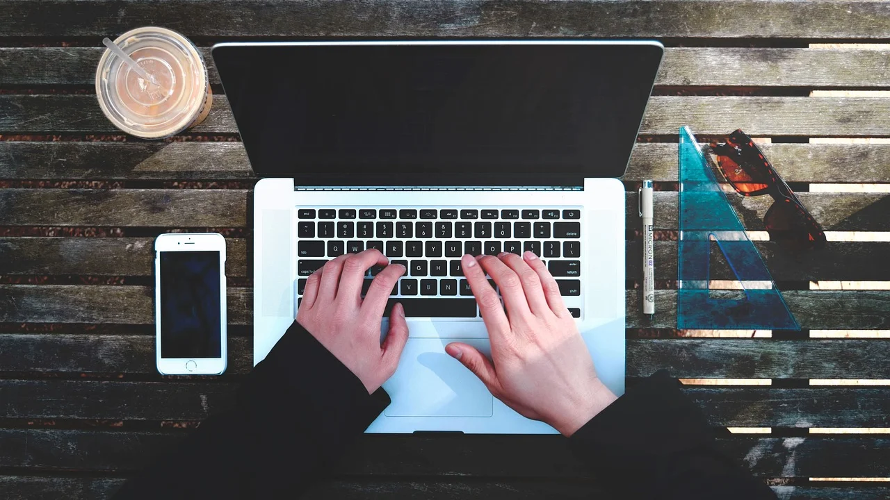 Tela de login em aplicativo de instituição de ensino.