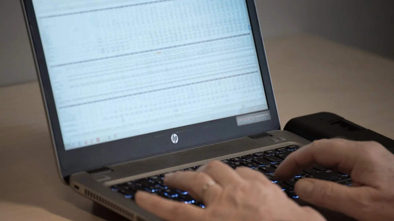 Fórmula de busca sendo inserida em uma célula do Excel.
