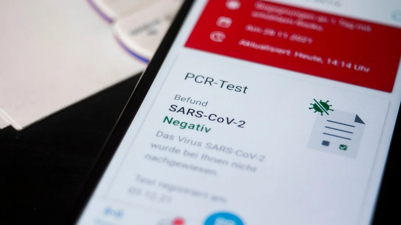 Celular com autenticação para acesso à conta digital