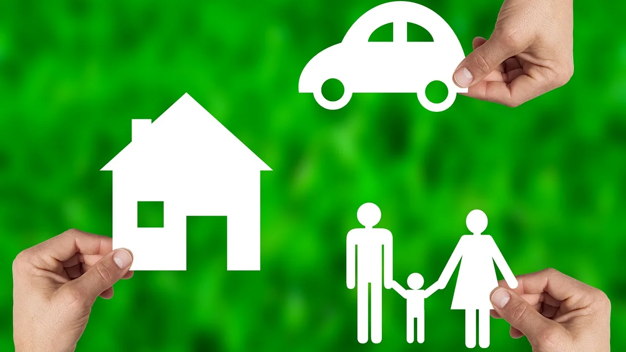 Planilha de orçamento mensal com anotações financeiras