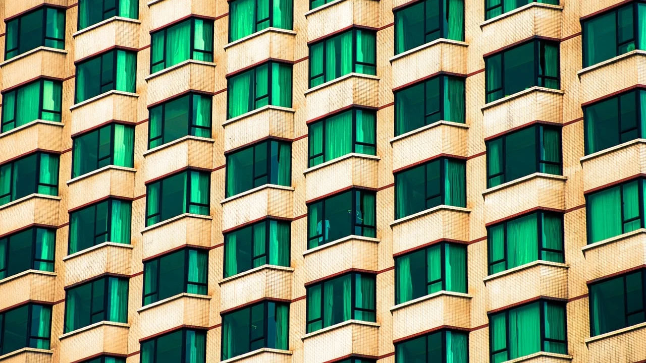 Atendimento para cadastro e orientação sobre programas de habitação.