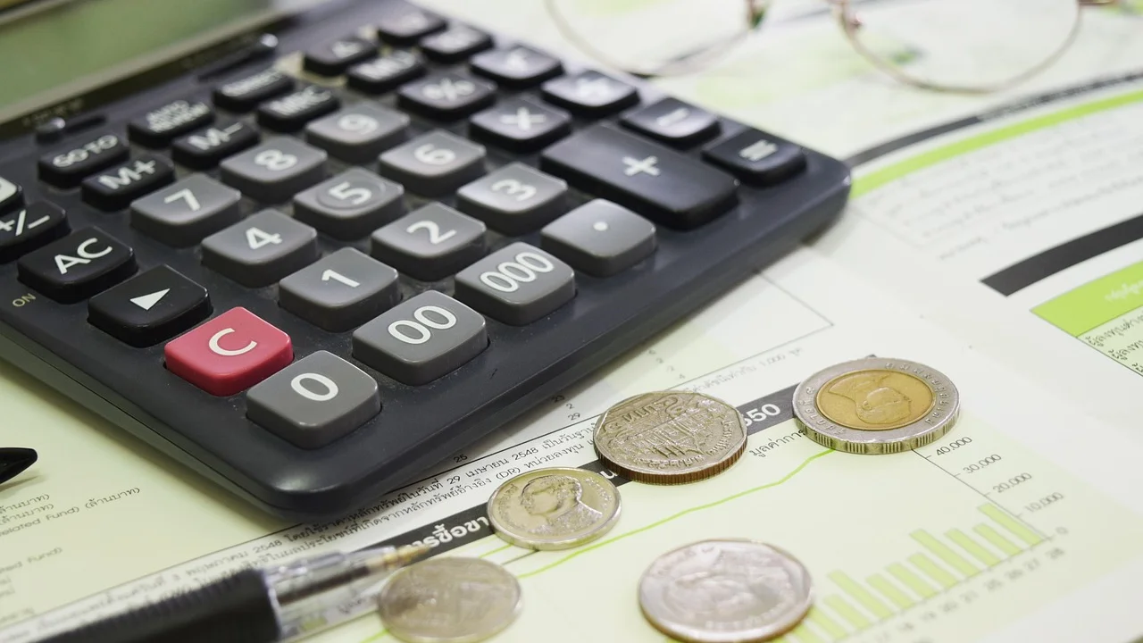 Atendimento bancário para negociação de pendência financeira.