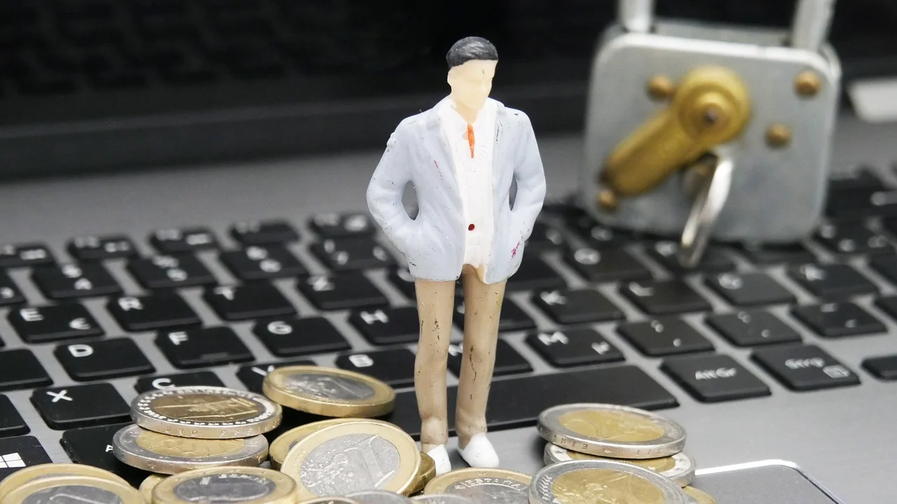 Teclado e cadeado simbolizando segurança de senha