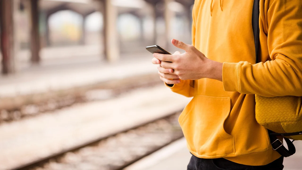 Conversa por celular como gesto de cuidado e presença
