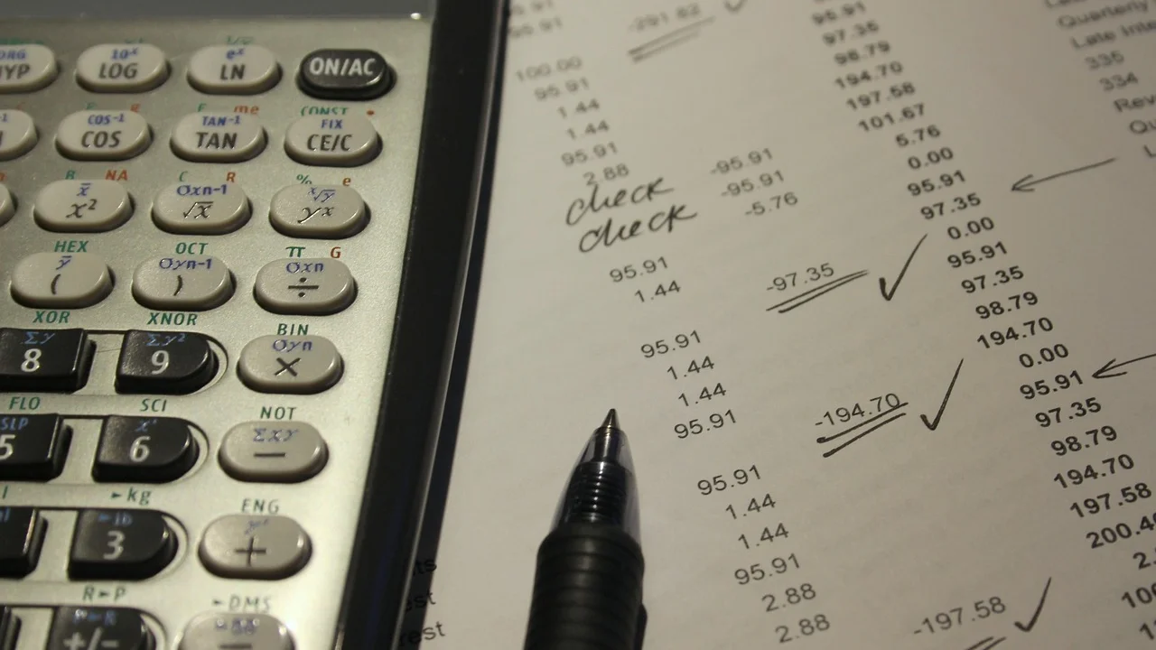 Conferência de dados cadastrais do cliente e fornecedor